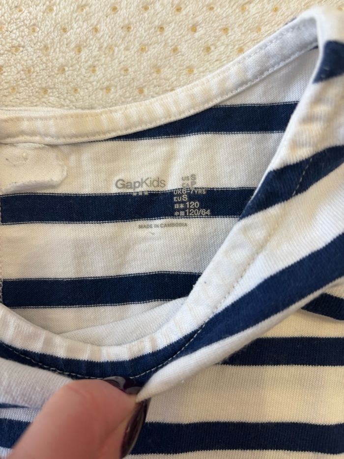 T shirt gap 6-7 ans - photo numéro 2