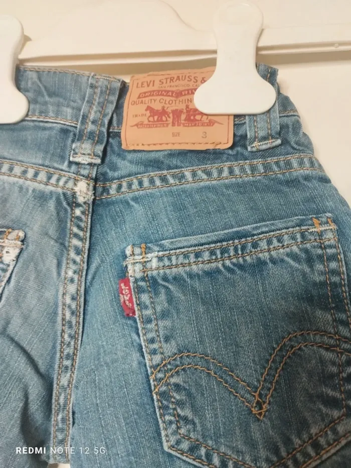 Short en jean Levi's taille 3 ans - photo numéro 4