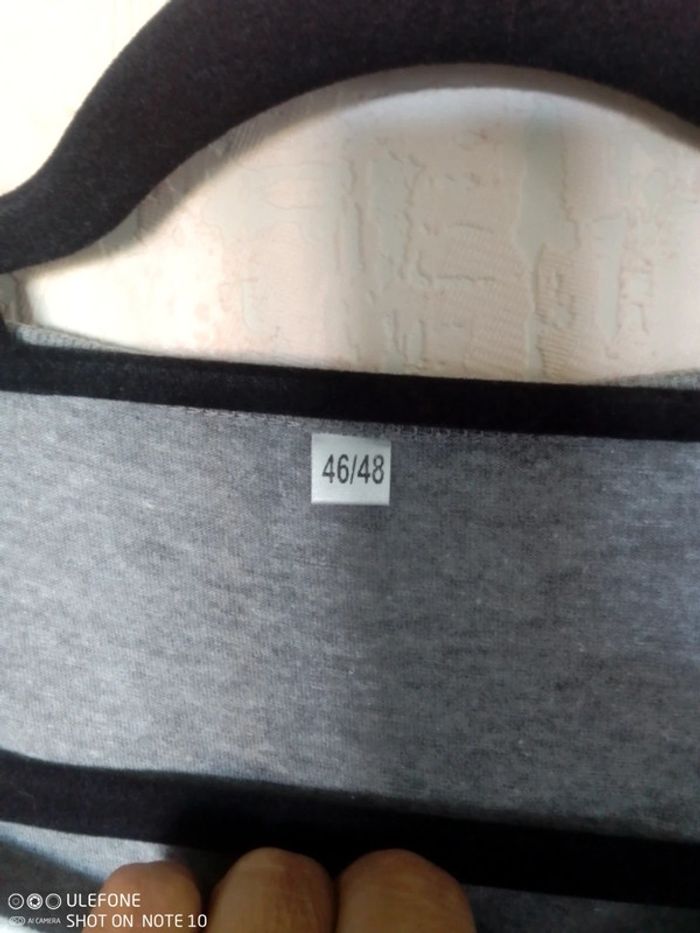 T shirt taille 46/48 - photo numéro 2