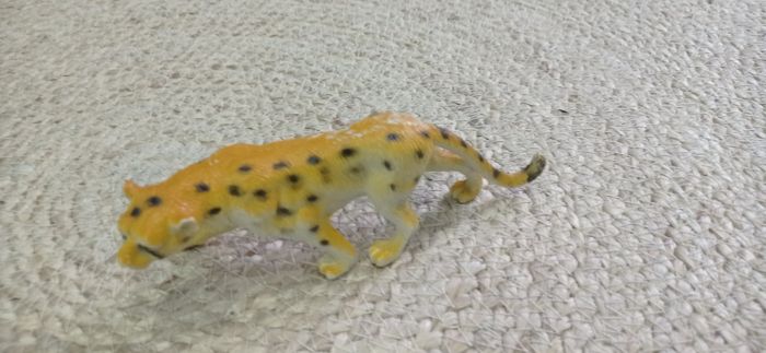 Jouet vintage, figurine guépard, cheetah, marque TM, satisfaisant