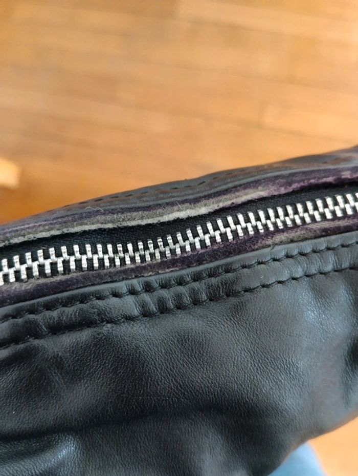 Veste en cuir perfecto 
Tressé aux épaules,
Bas ajusté,
Taille 40/42 - photo numéro 6