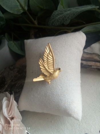 Broche colombe dorée