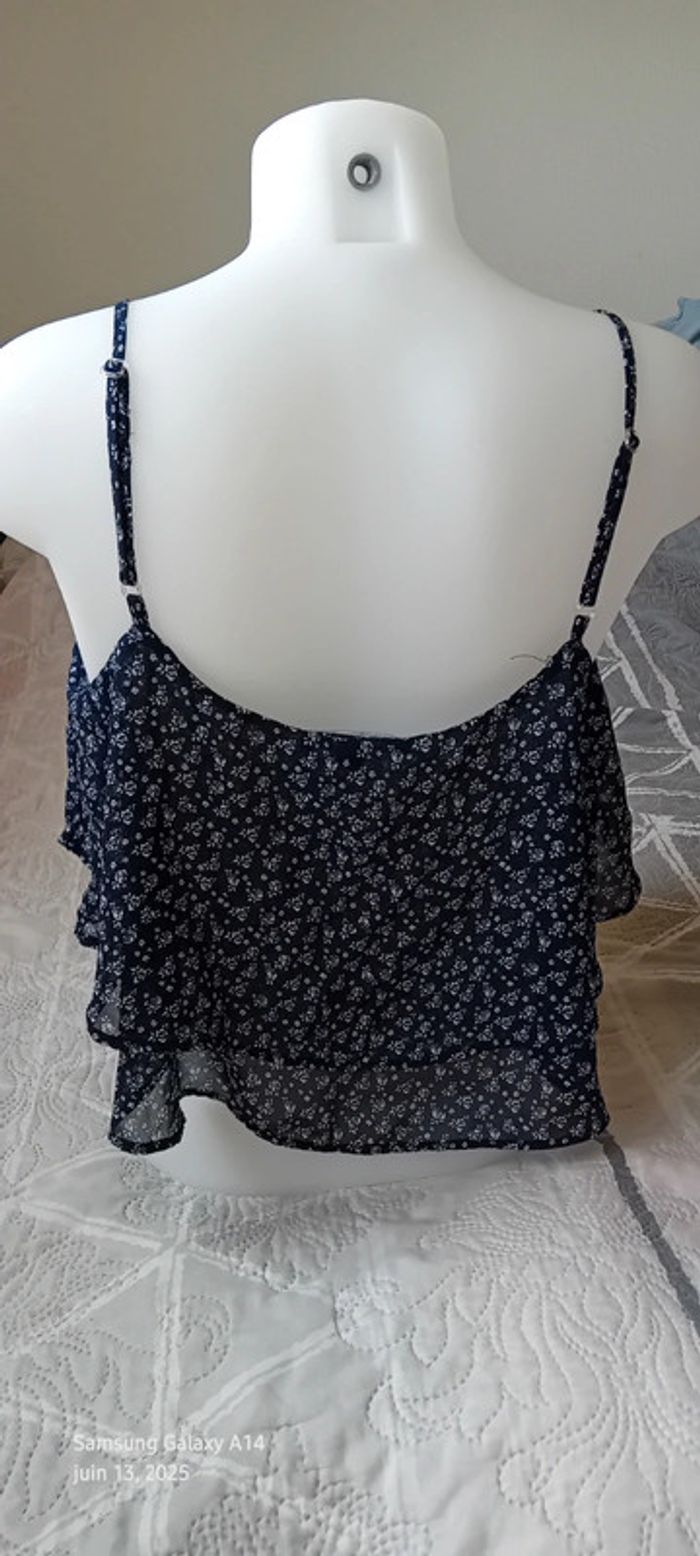 Top court fines bretelles avec volants imprimé fleurs marine femme S Tailly weijl - photo numéro 11