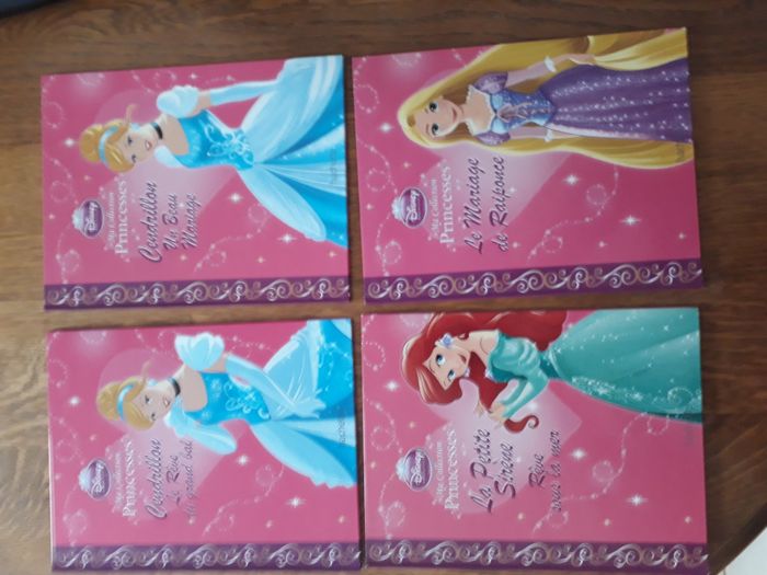 Lot de 4 livres « Ma Collection princesse » Disney : Raiponce , Cendrillon