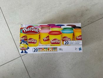 Coffret 20 pots pâte à modeler play doh