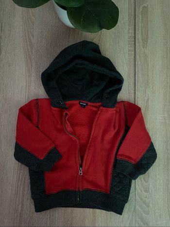Gilet rouge et gris Kiabi