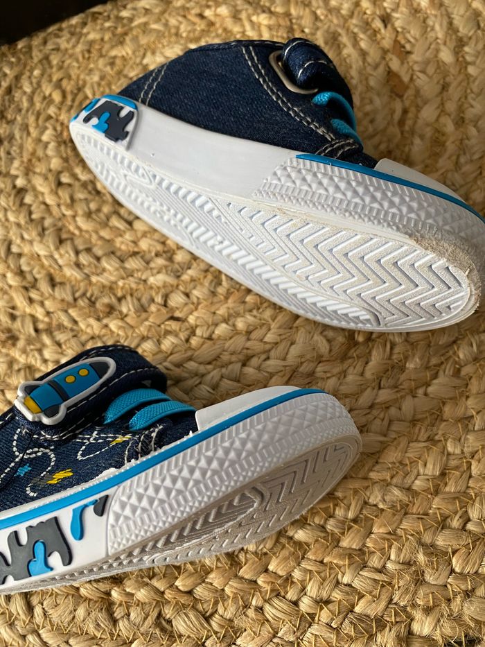 Basket en jean Taille 21 - photo numéro 2