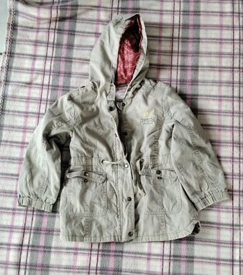 Veste mi saison  ,à capuche , beige  ,fermeture et pressions, poches  ,Kids By Gemo, 4 ans 