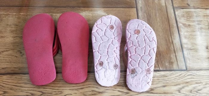 Lot de deux paires de tongs - photo numéro 4