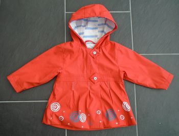 Joli imperméable fille 9 mois