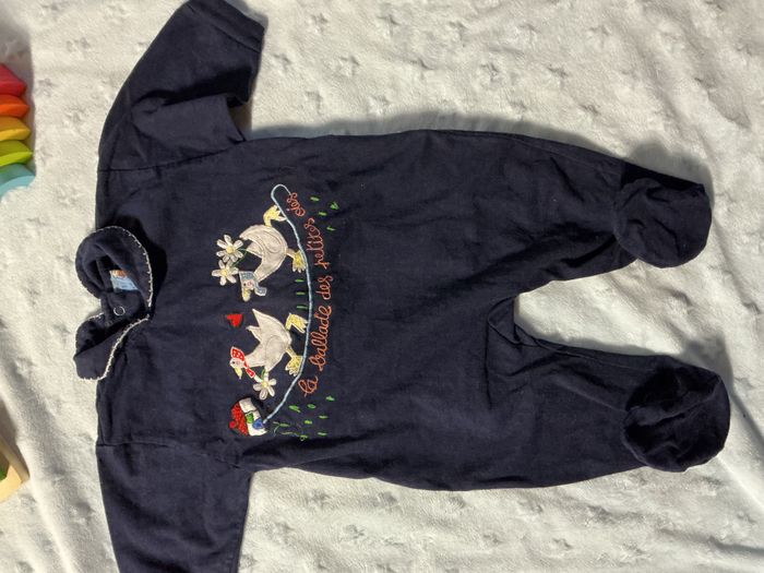 pyjama grenouillère en coton bleu marine avec col et broderies oies devant 1 mois du pareil au même - photo numéro 3