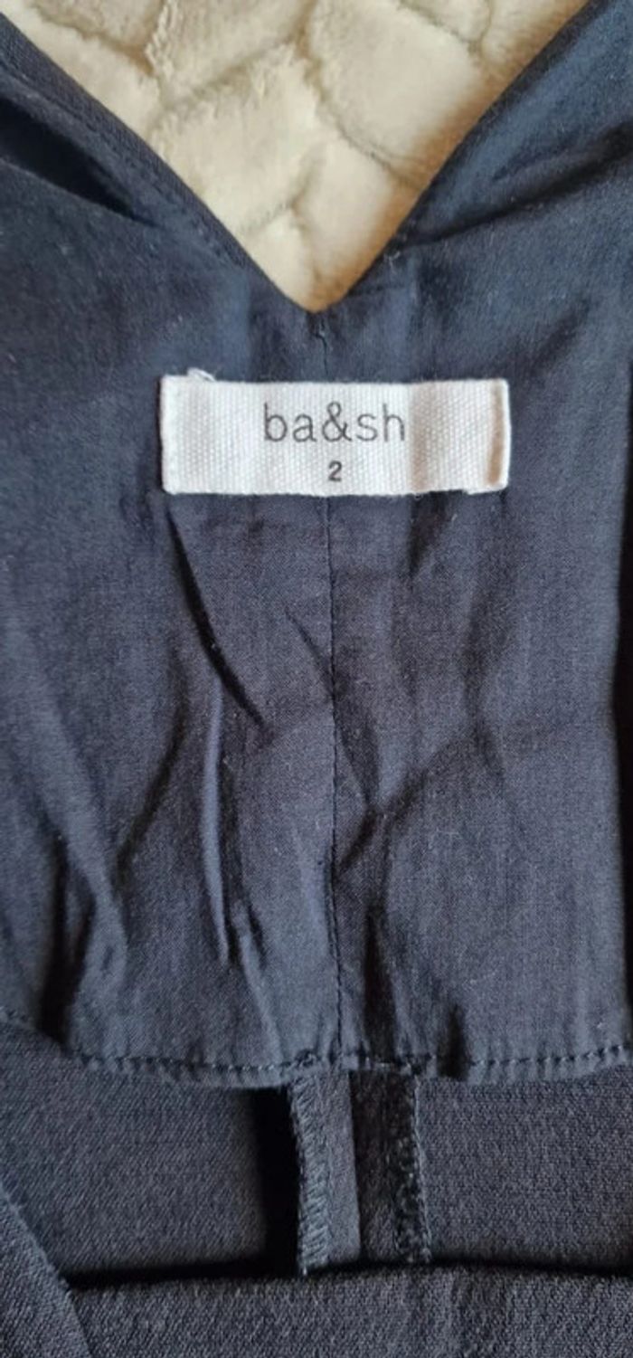 Petit robe noire Ba&sh modèle kate taille 2 ou 38 a manches 3/4 coupe droite encolure V - photo numéro 3