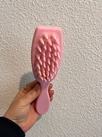 Brosse massage cuir cheveulu shampooing