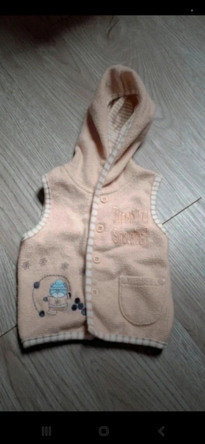 Gilet à capuche sans manches taille 0-3mois 👻