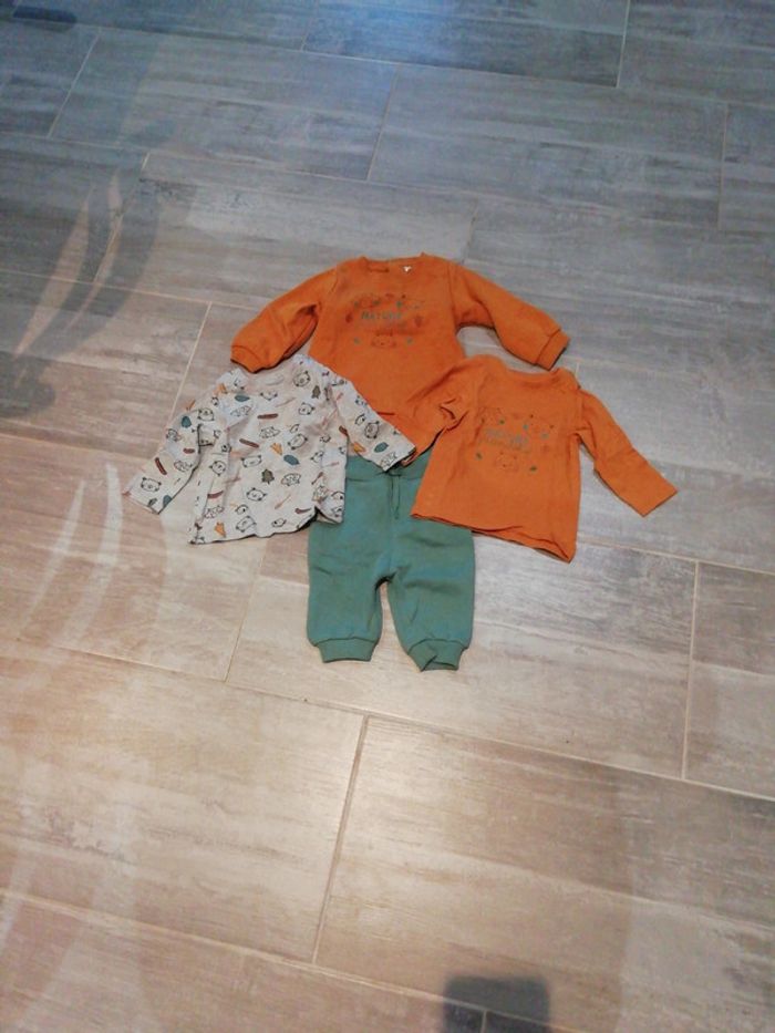 Ensemble pull + 2 hauts manches longues + pantalon 6 mois