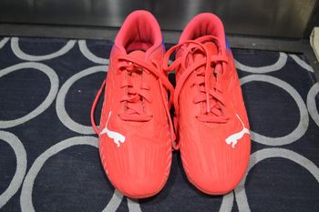 Chaussures de foot PUMA Taille 33