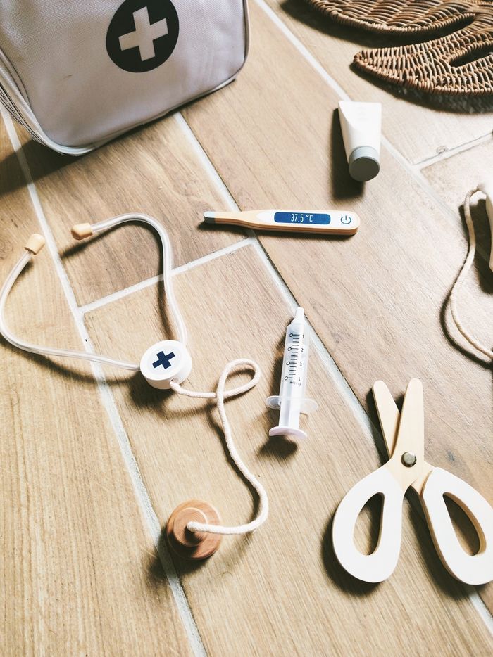 🩺Trousse malette Kit Docteur/médecin en bois marque Vertbaudet - photo numéro 3