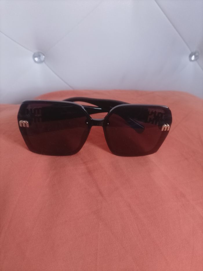 Lunettes de soleil - photo numéro 2