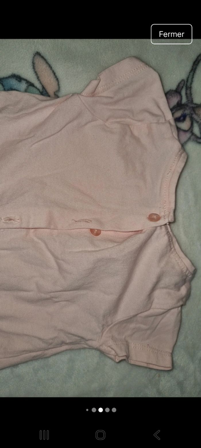 Tee-shirt manche courte 6 mois en très bon état - photo numéro 6
