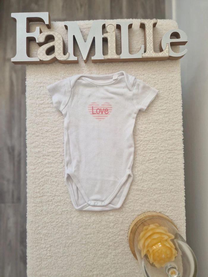 💕 Body bébé fille blanc avec imprimé "Love" - 6 Mois - 💕 - photo numéro 2