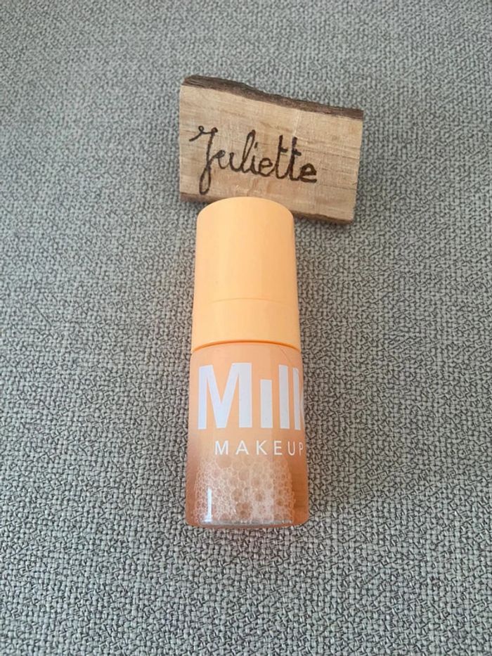 Base de Teint Mousse Cloud Glow Milk Makeup Neuf, jamais utilisé