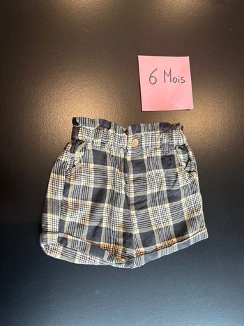 Short à carreaux gris