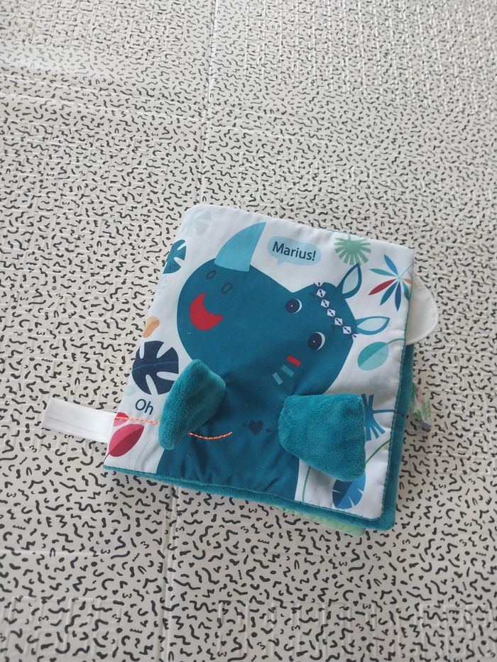 livre tissu bébé lilliputiens éveil sensoriel animaux doux interactif bébé - photo numéro 1