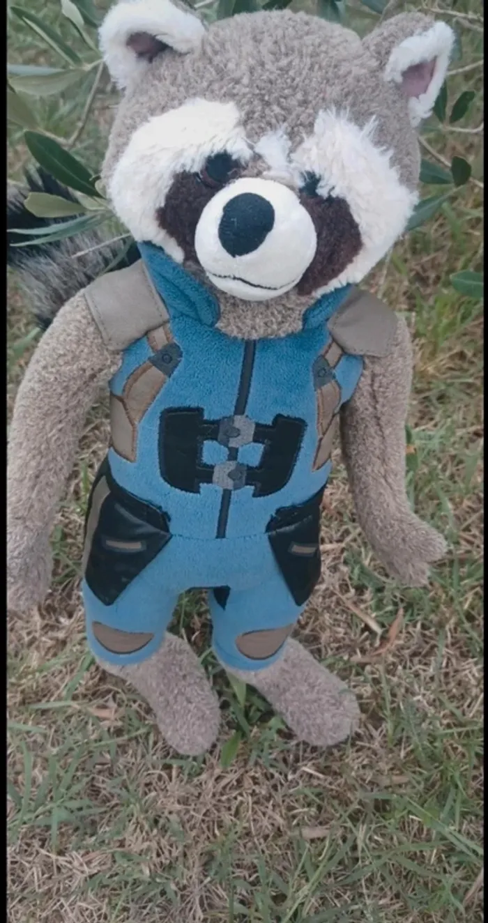 Grande peluche rocket marvel disneyland paris les gardiens de la galaxie - photo numéro 3
