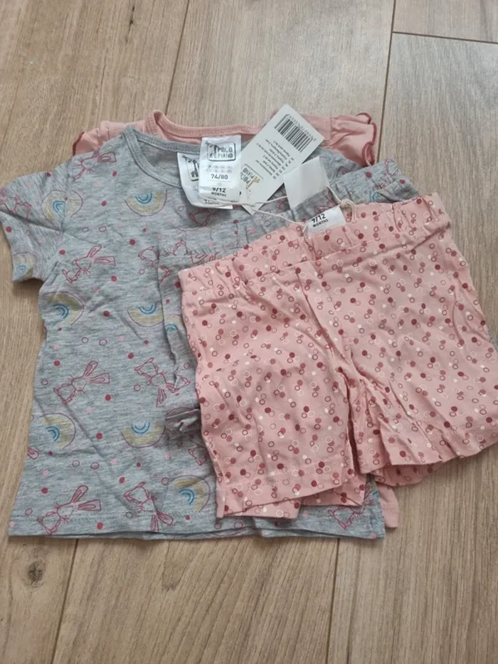 Lot 2 pyjamas 9/12