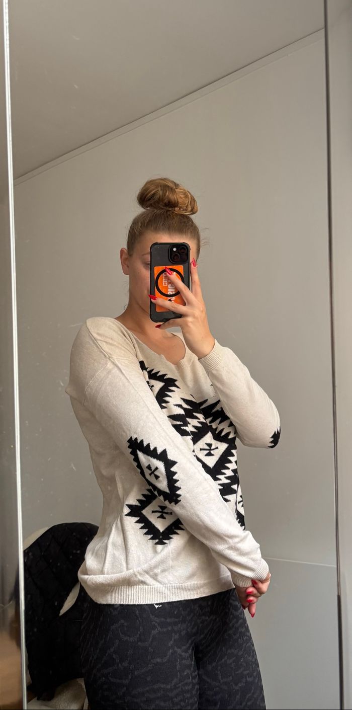 Pull beige avec motif - photo numéro 2