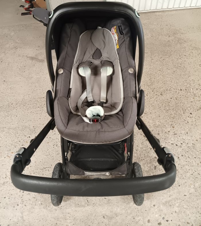 Poussette trio BEBECONFORT et 2 bases ISOFIX - photo numéro 3