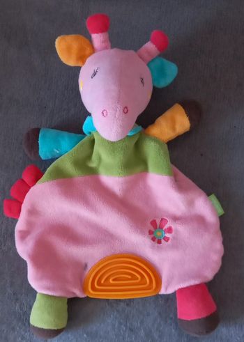 Doudou plat Girafe rose , vert , jaune et bleu -