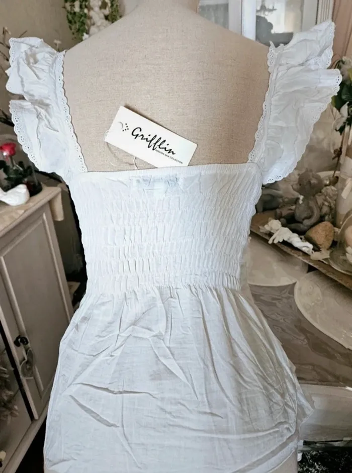 Haut blanc broderie ruban bleu Griffin Taille 36/38 Neuf - photo numéro 3