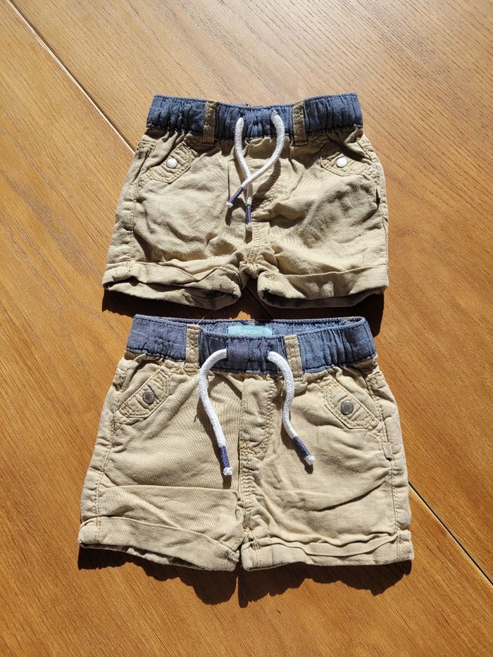 2 shorts beige crème en lin jumeaux