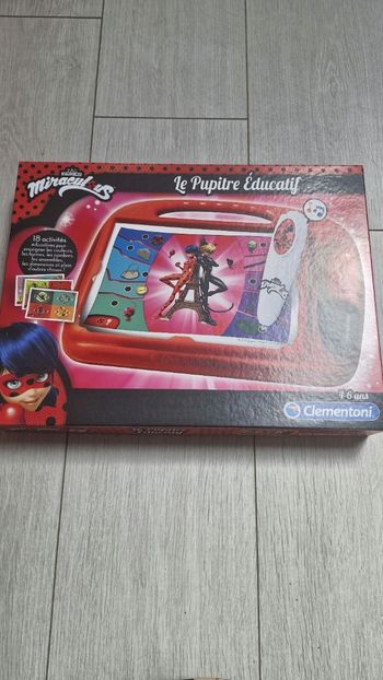 Pupitre éducatif miraculous