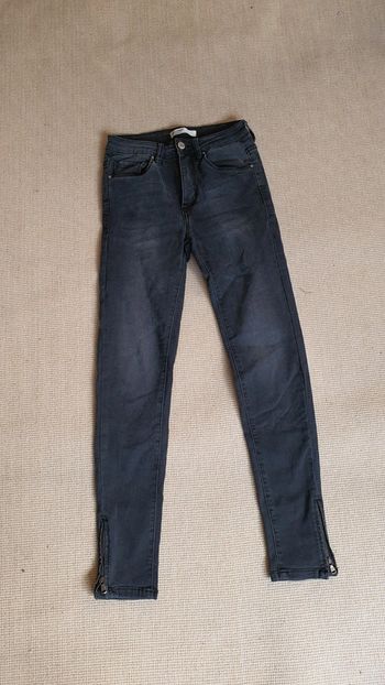 Très beau jean nina carter taille 34 mais convient a du 32 en très bon état