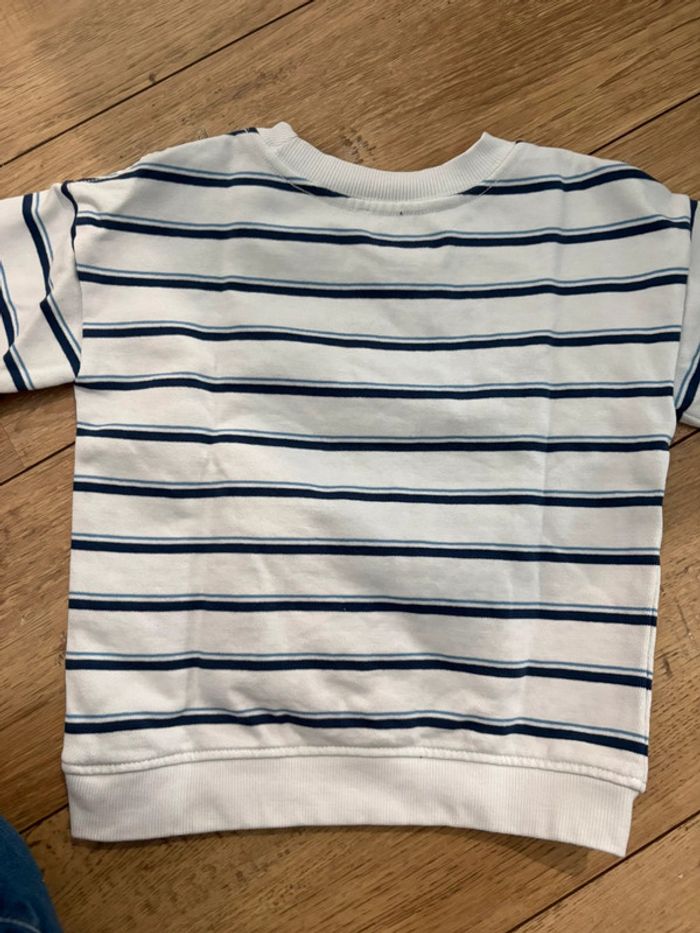 Pull + t-shirt 4 ans - photo numéro 8