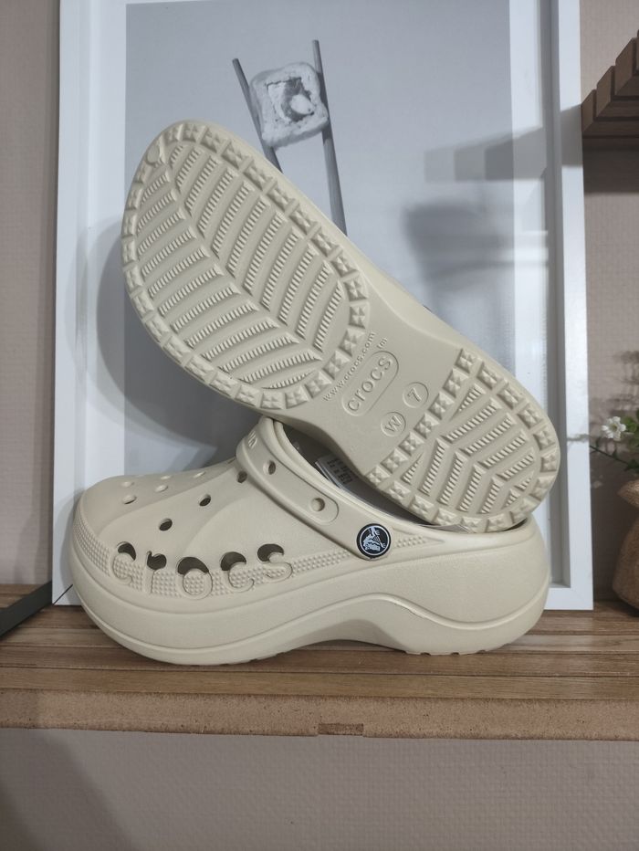 Crocs beige - photo numéro 2
