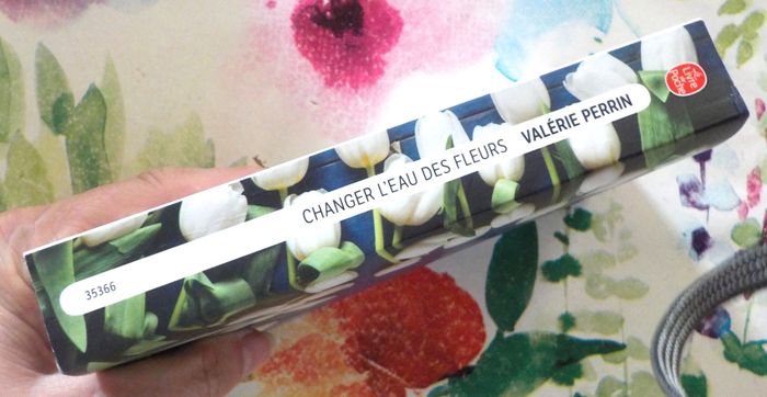 CHANGER L'EAU DES FLEURS de Valérie PERRIN Ed. Le livre de Poche - photo numéro 4