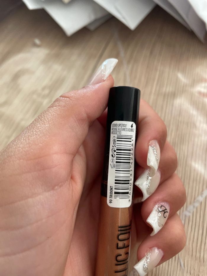 Rouge à lèvres liquide doré n° 184 - photo numéro 3