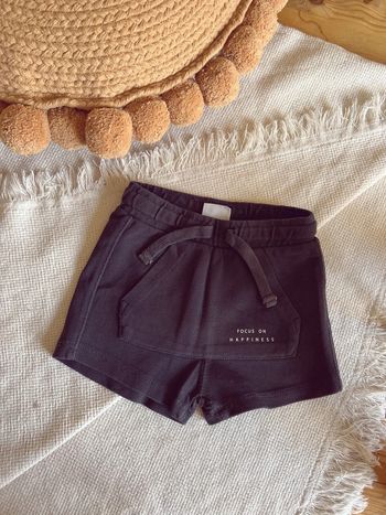 Short Zara avec poche gauffré noir/gris 80