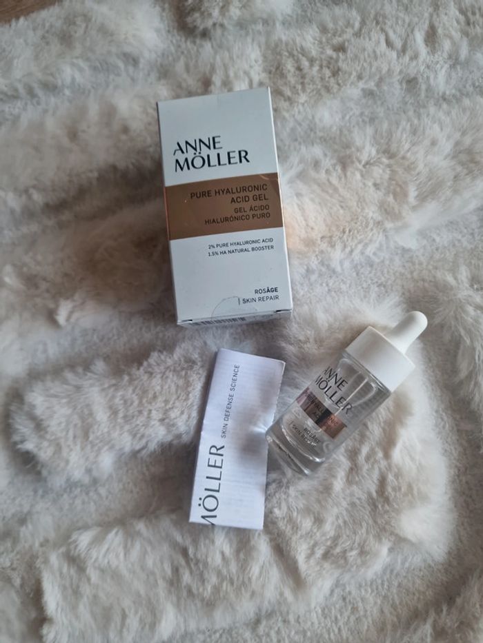 Anne Möller
Rosâge Gel Concentré d'acide hyaluronique Pur