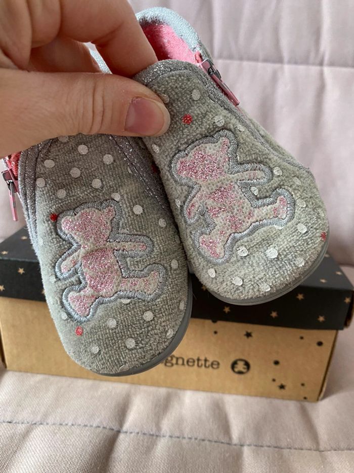 Chaussons taille 20 - photo numéro 4