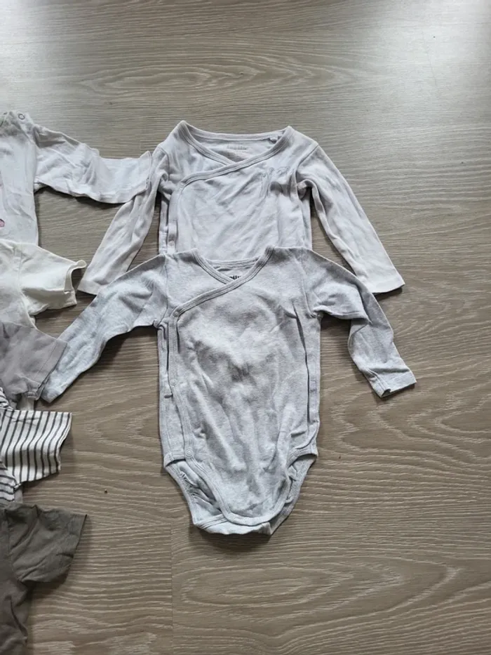 Lot vêtements 9/12 mois - photo numéro 8