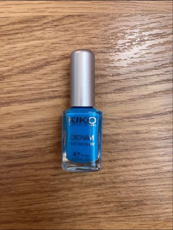 Vernis à ongles bleu Kiko