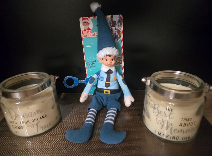 Lutin farceur policier de Noël 🎄 neuf étiquetté - photo numéro 2