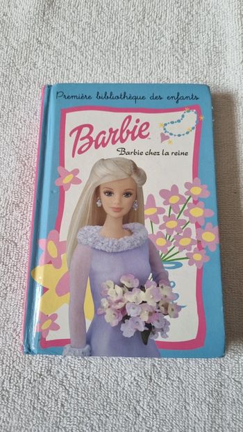 Livre barbie chez la reine