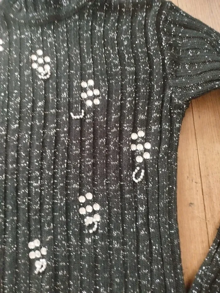 Pull avec strass - photo numéro 2