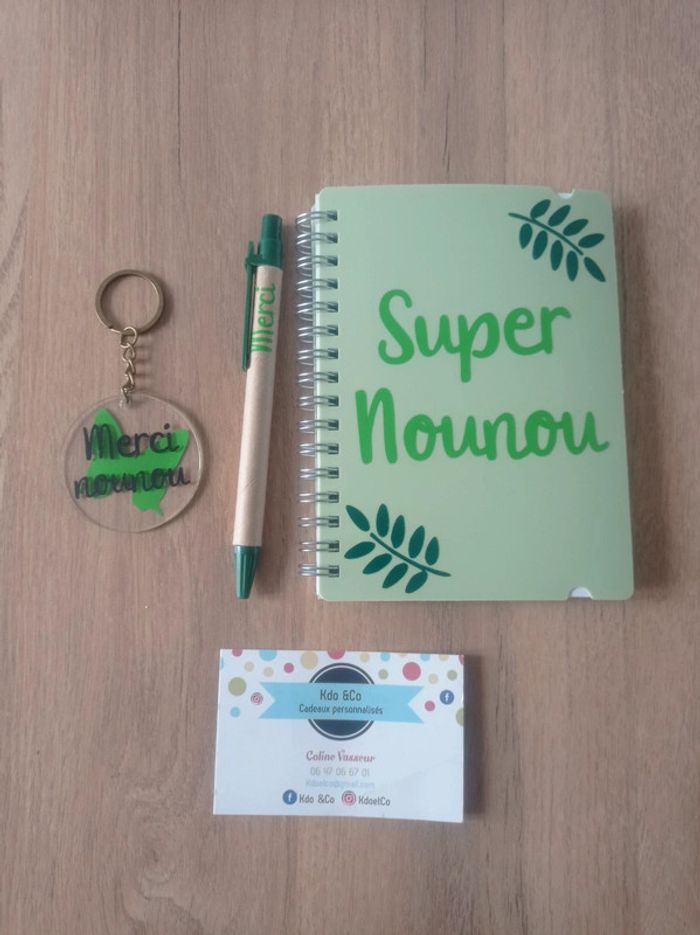 Ensemble carnet stylo et porte-clé super nounou