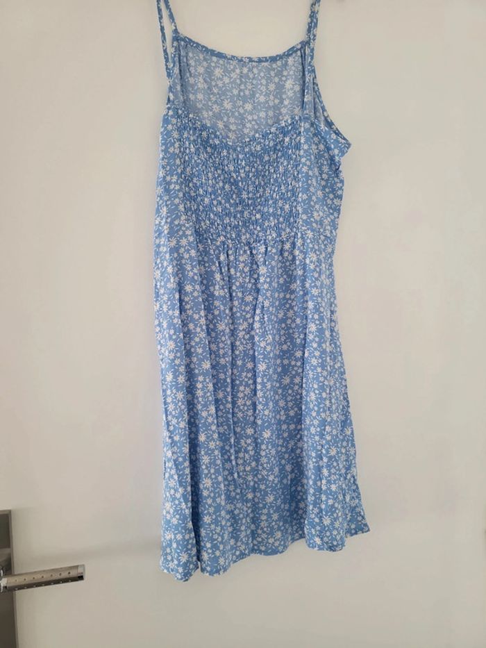 Jolie robe fleurie primark fille 12/13 ans - photo numéro 4